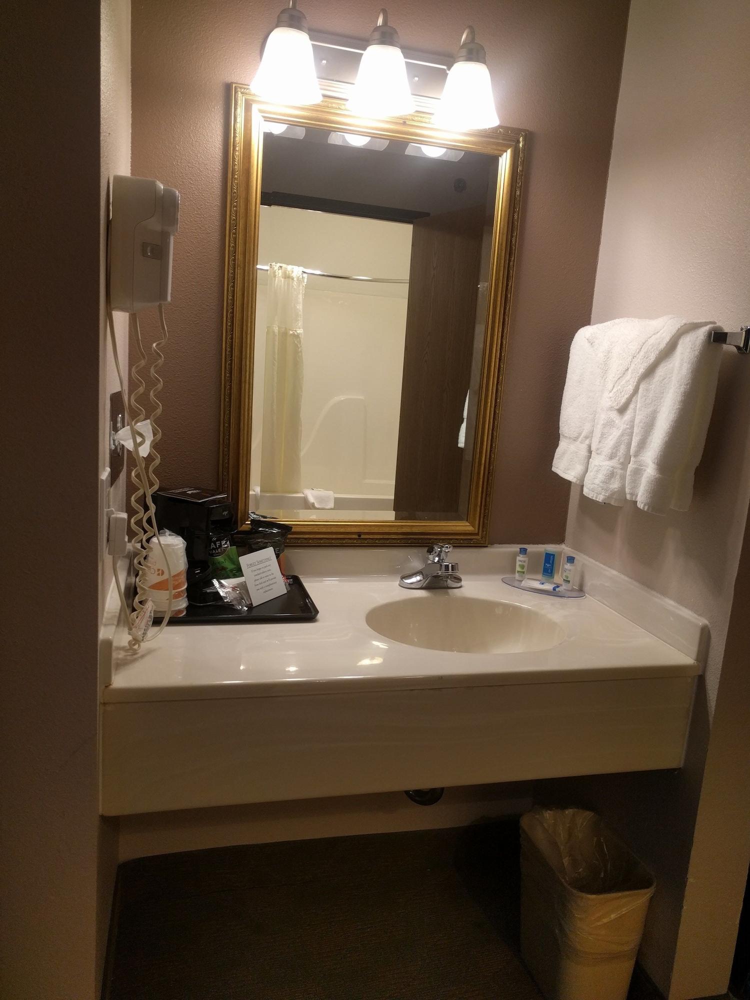 Rodeway Inn Huntington Extérieur photo