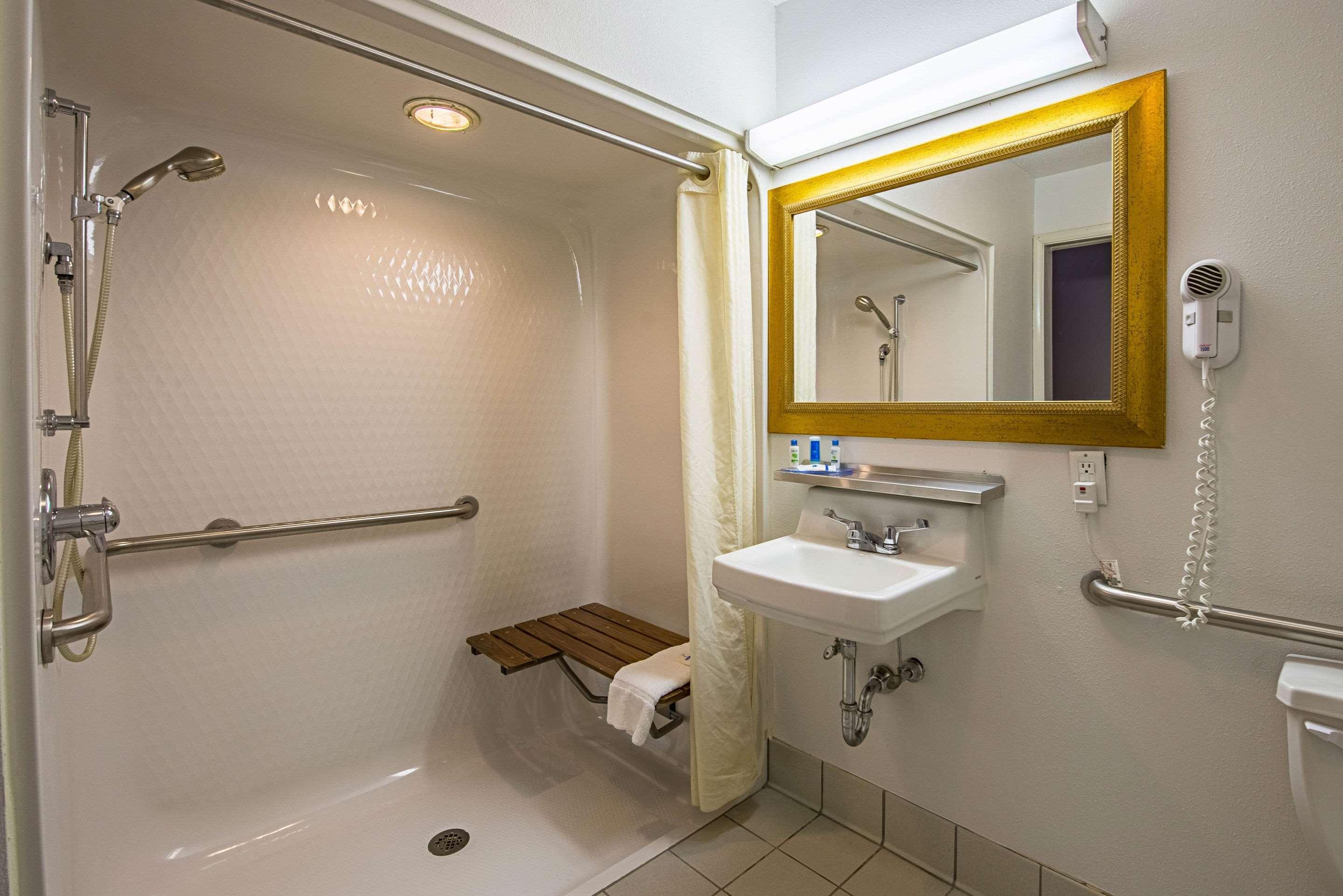 Rodeway Inn Huntington Extérieur photo