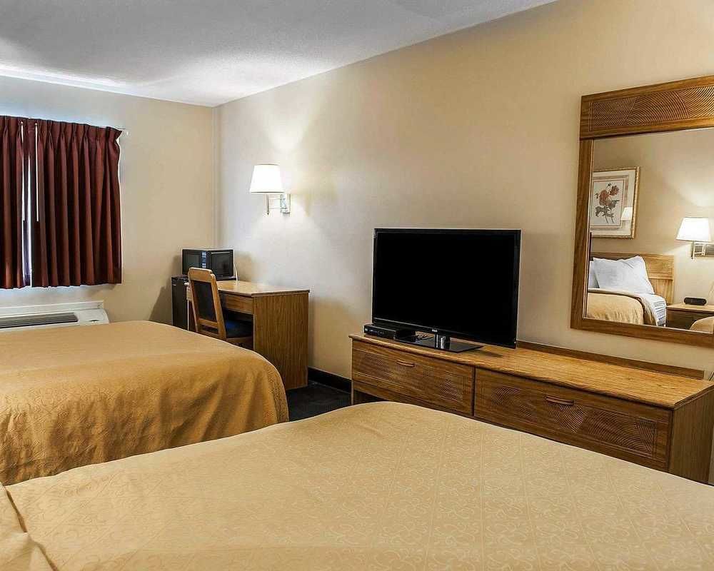 Rodeway Inn Huntington Extérieur photo