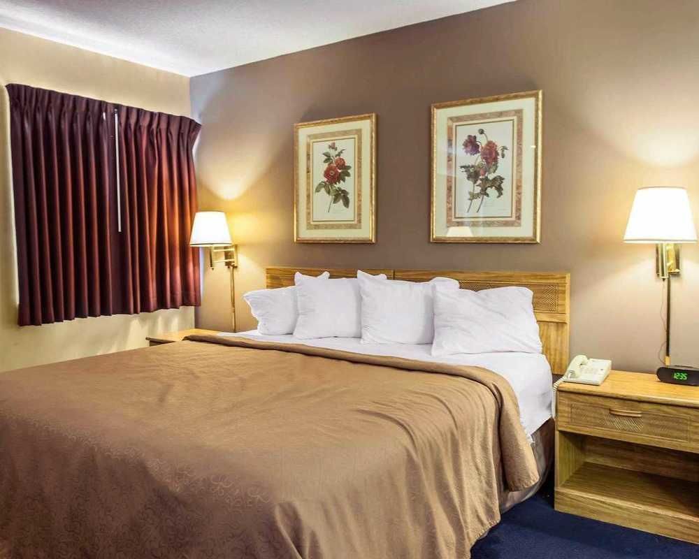Rodeway Inn Huntington Extérieur photo