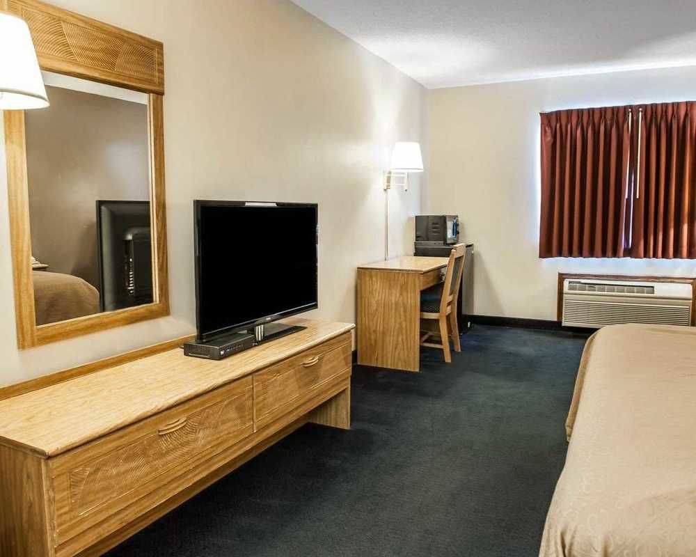 Rodeway Inn Huntington Extérieur photo