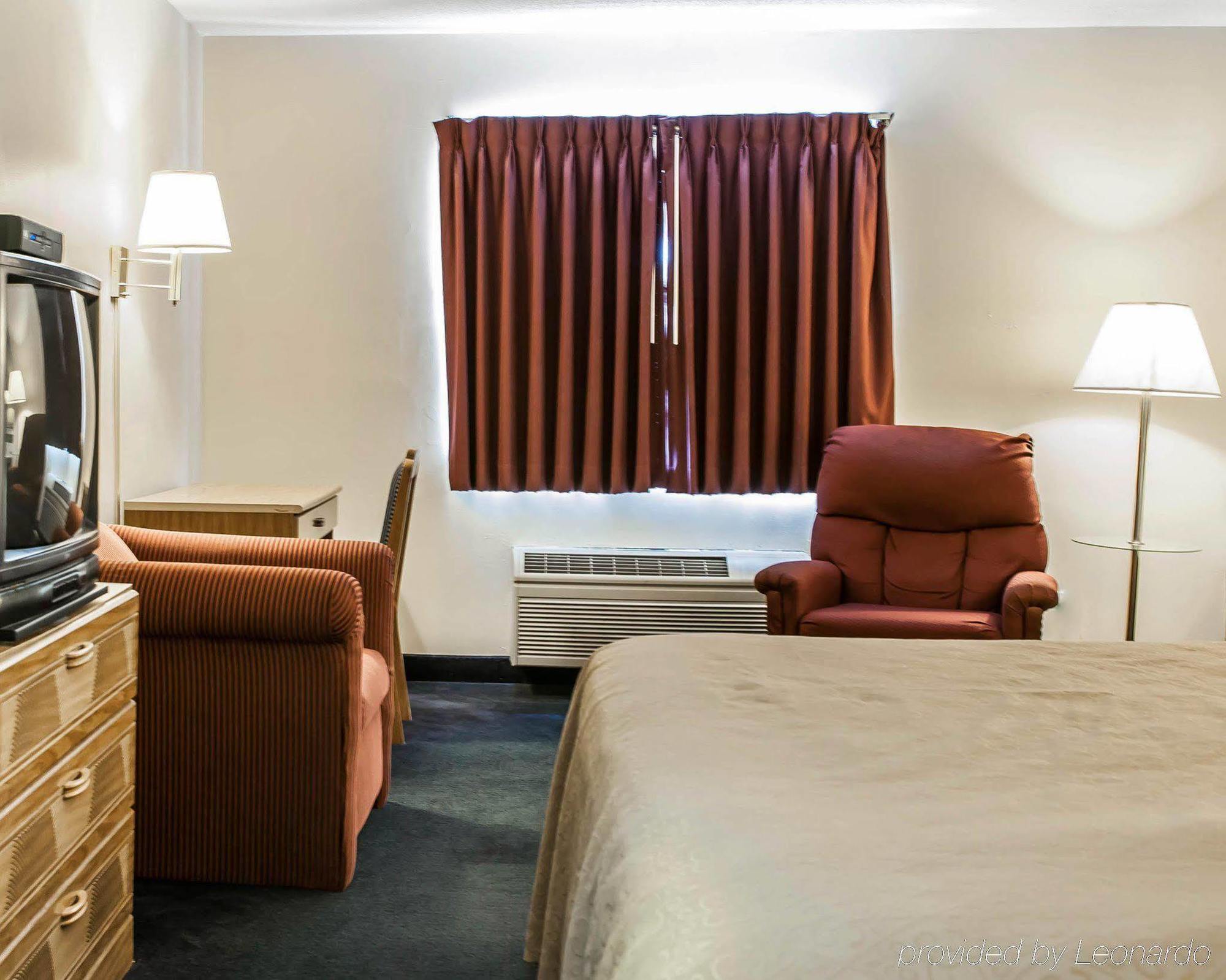 Rodeway Inn Huntington Extérieur photo